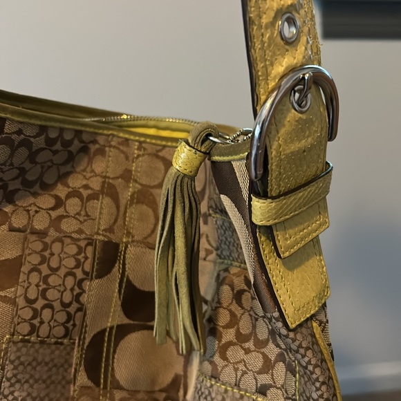 Vintage Coach Exotics Collection Lime green trim zipper closure Hobo bag - Picture 4 of 11